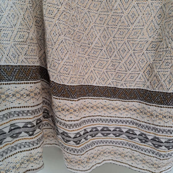 37. Far west top - Picture 4 of 4